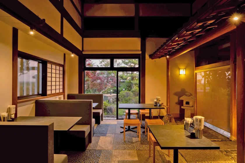 鶏soba座銀 白山店・内観