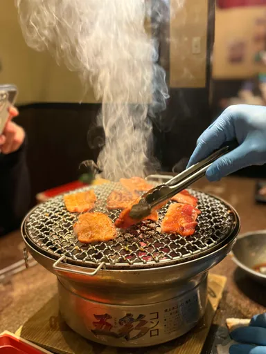 水七輪、炭火で焼く様子