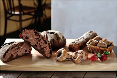 スペシャルテーマ「パン」と「イチゴ」