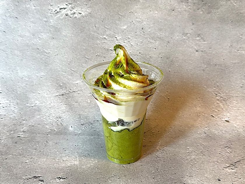 生わらびもち 鎌倉 凛「抹茶黒蜜わらびもちパフェ」