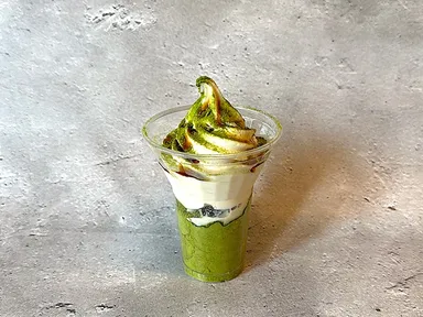 生わらびもち 鎌倉 凛「抹茶黒蜜わらびもちパフェ」