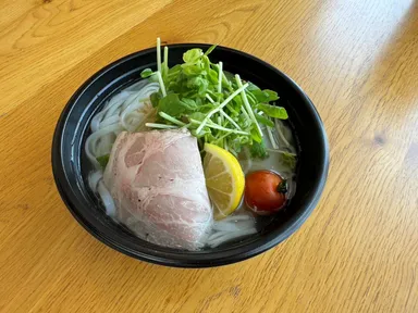 BEERGARDEN　ミニ冷製フォー(Hutte Hayashi Restaurant)