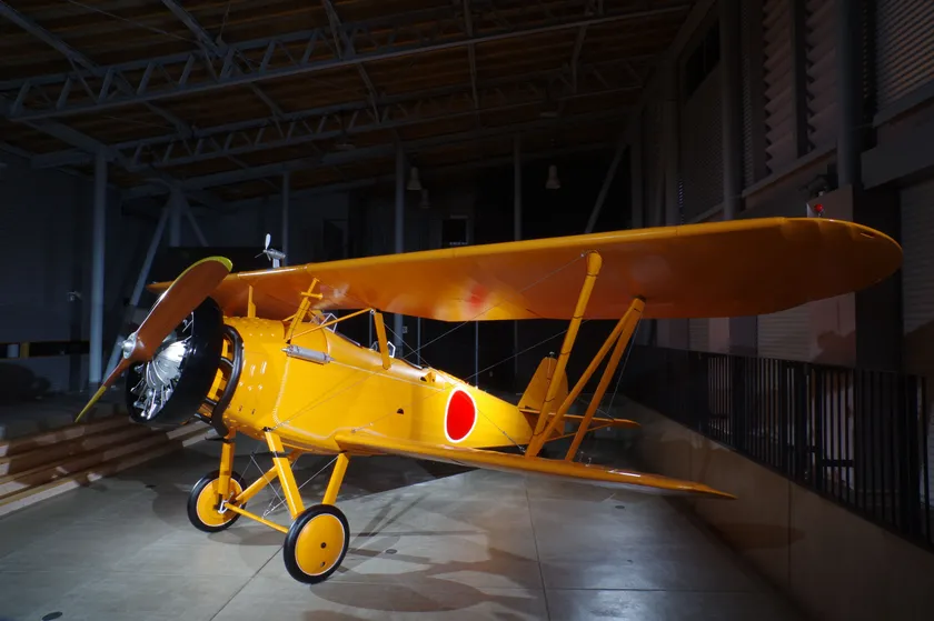 赤とんぼの実物大模型(入館料別途)