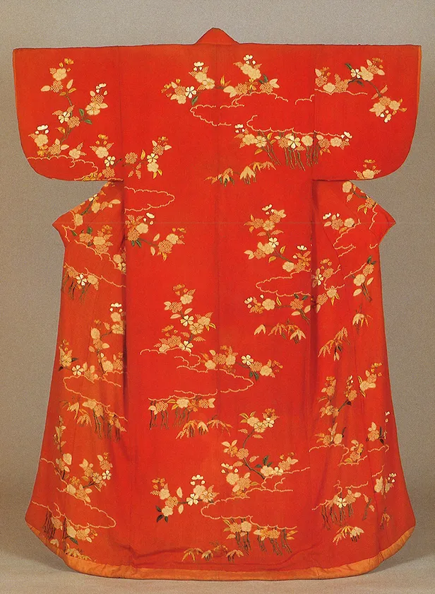 紅縮緬絞り刺繍花模様小袖(河北町紅花資料館蔵)【前期】