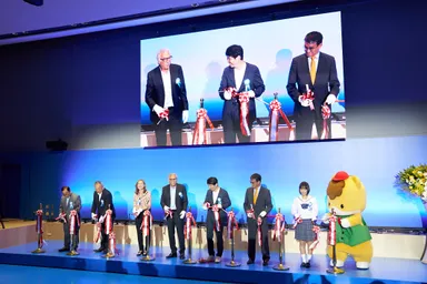 TUMO Gunmaオープニングを飾るテープカットの様子