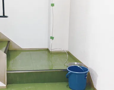 ポタポタキャッチ　排水誘導イメージ