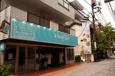 浦和駅西口店にはカフェテラスも