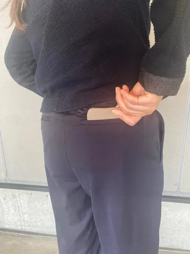 ポケットに収まるサイズ感