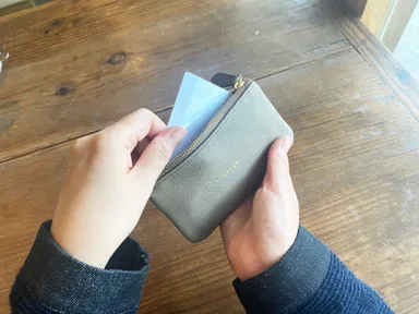 ミニ財布使用イメージ2