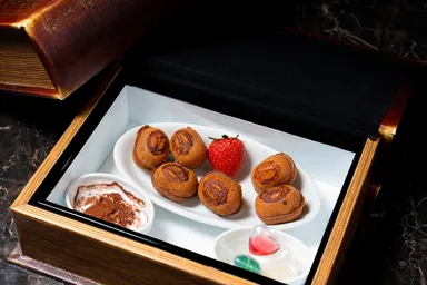 ブローチのベビーカステラ