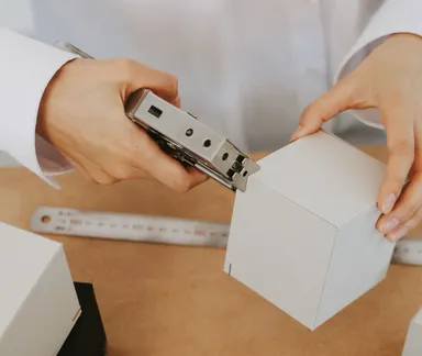 ボックスを製作する様子(3)