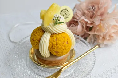 「patisserie Soleil」の「サントノレ ア ラナナス」プティガトー 600円