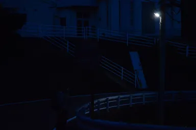 夕暮れ後の撮影で夏ならではの余韻を楽しむ