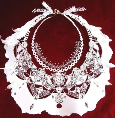 紙のネックレス