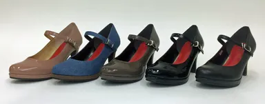 ストームストラップハイヒールパンプス