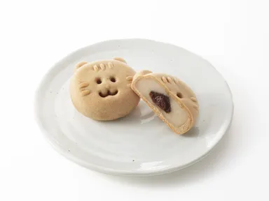 やさしいミルク風味あんとチョコペースト入り