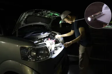 専用クリップを使って帽子のツバに装着してヘッドライトとしても使える