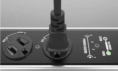 差し込み口がしっかり固定される回転式ロック機能