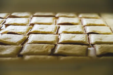 四角い形のどら焼き生地