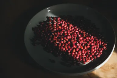 鳥取大納言を使用してこだわりの製法で炊き上げる粒餡