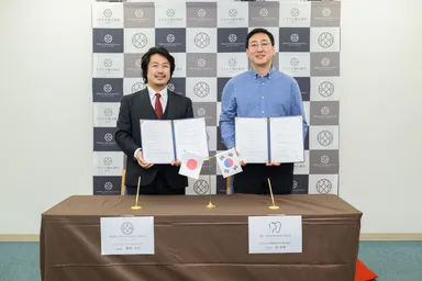 ミライズとMACSによる業務提携調印式。