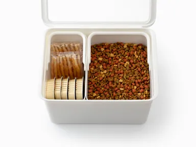 ニオイ漏れを抑えるためペットフードの保存にも