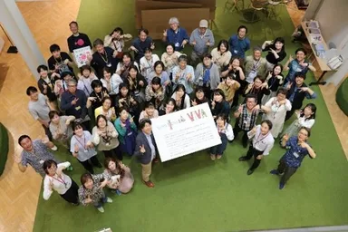 VIVAを拠点に活動するアート・コミュニケータ「トリばァ」