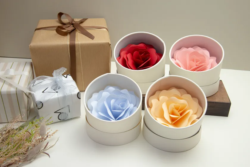 共同開発したレターセット「Hanafumi(はなふみ)」