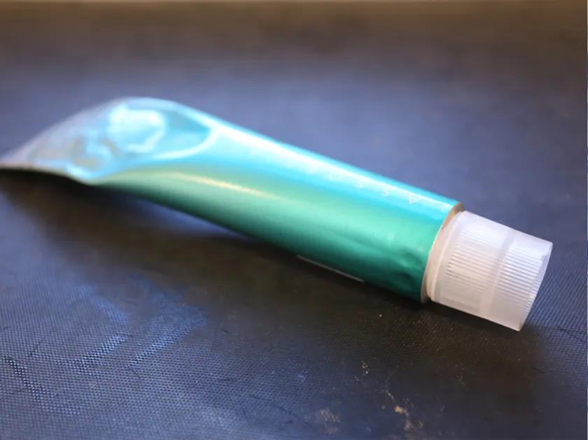 美容室から出る廃材(カラーチューブ)