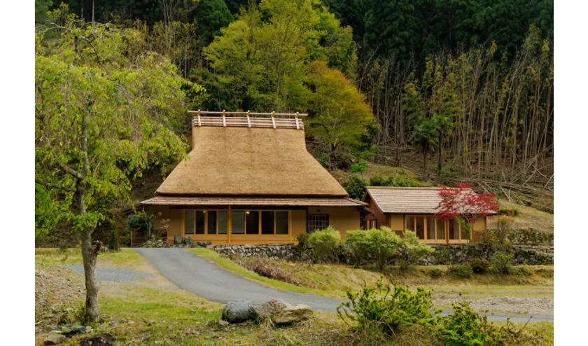 OBATAKE 新たに再生し、開業した茅葺一棟貸し(3)