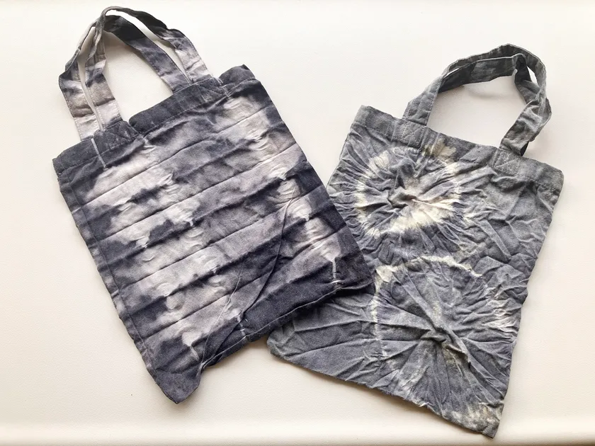 03虫こぶインク染めワークショップで染めたトートバッグ