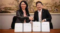 写真左：HTC Corporation 会長 最高経営責任者 Cher Wang  写真右：NTTコミュニケーションズ株式会社 常務執行役員 ビジネスソリューション本部長 井上 睦宏
