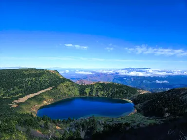 一切経山からの“魔女の瞳”