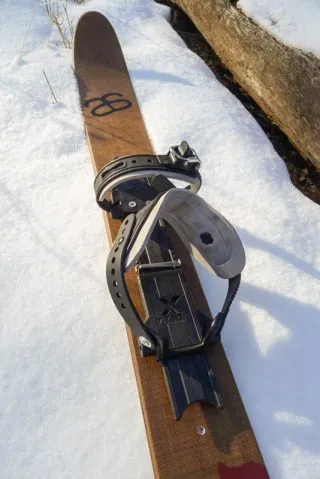 専用ブーツ不要のストラップビンディング