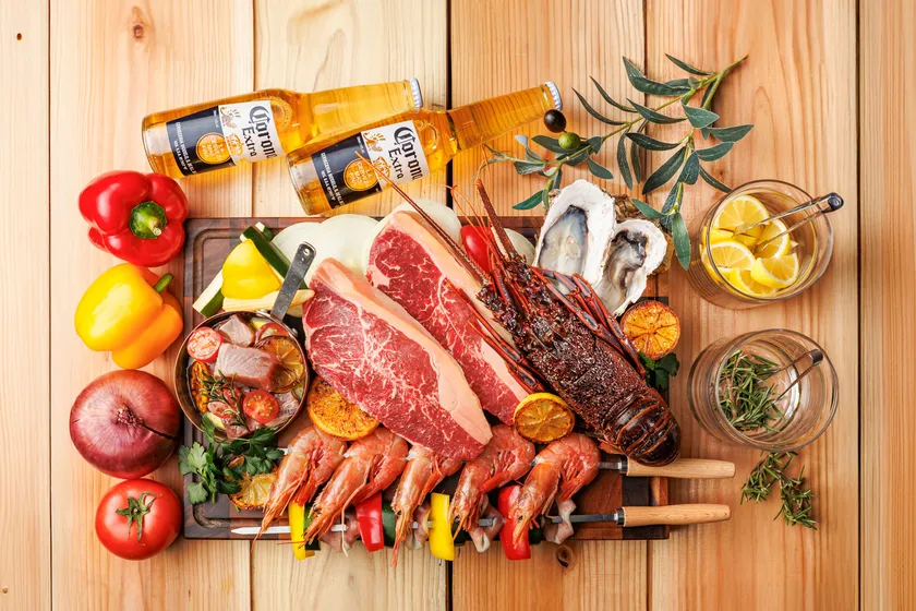 本格BBQ串など贅沢なメニューラインナップ