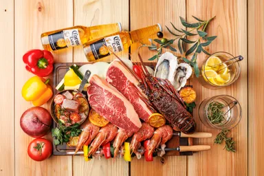 本格BBQ串など贅沢なメニューラインナップ
