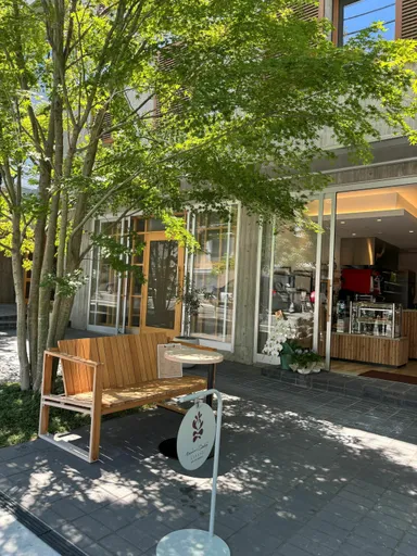 緑あふれる店舗