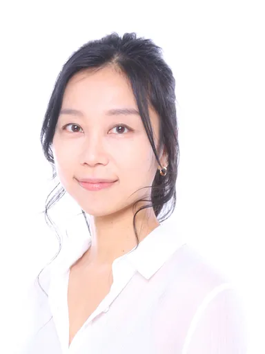 彩乃・ドゥヴァン