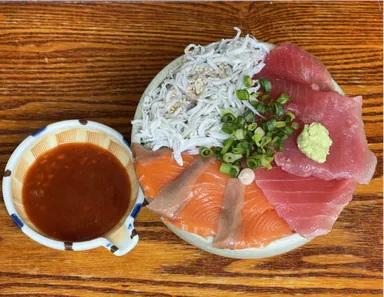 サクラマス3種丼