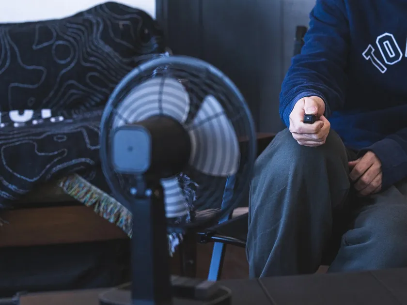 リモコンを使って遠隔操作が可能