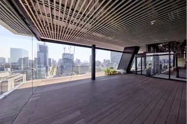 交流をいただける会場となる、大阪堂島浜タワー16Fのテラス　1