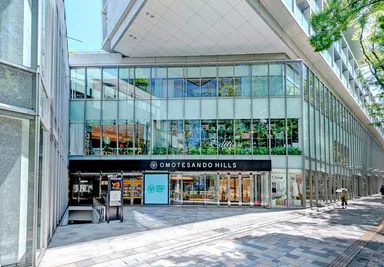 表参道ヒルズ本館エントランス