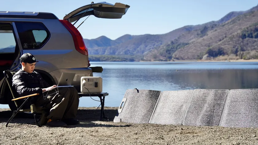 軽量&高出力。太陽があれば、どこでも安心。