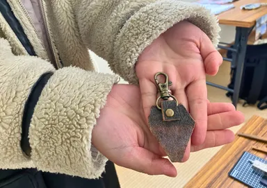 「魚の皮から革細工」の作品例・3