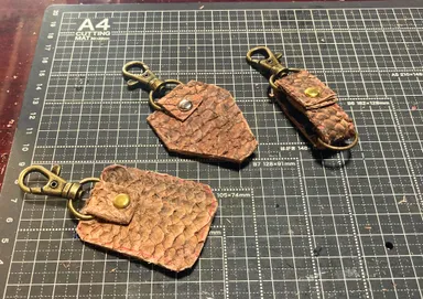 「魚の皮から革細工」の作品例・4