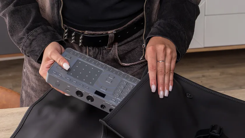 持ち運びやすさにこだわったフラットデザイン