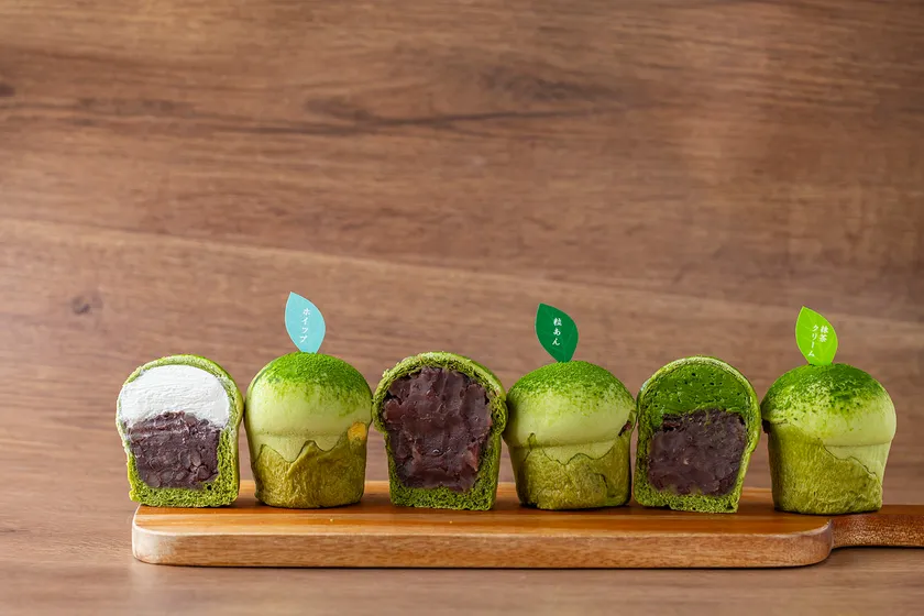 お濃茶ふわふわクリームあんぱん 400円/お濃茶あんぱん 400円/お濃茶クリームあんぱん 400円