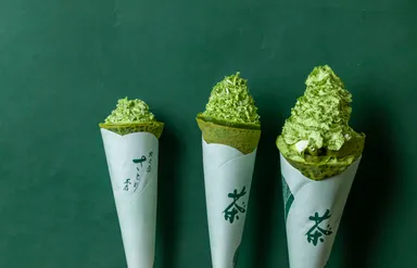 お濃茶クレープ　クリーム小盛り 900円／クリーム中盛り 1,000円／クリーム特盛り 1,550円