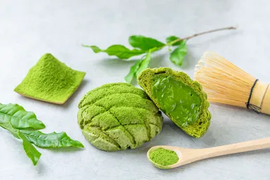 お濃茶メロンパン　350円