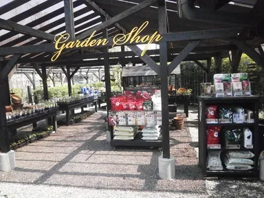 ガーデンショップ苗売場(バラ・宿根草・肥料)